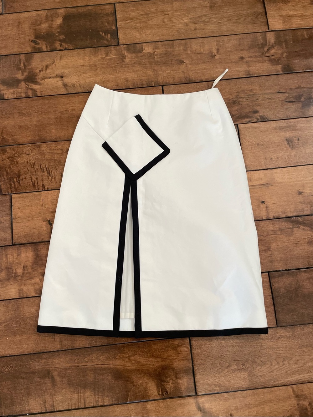 Yves Saint Laurent FW 2011 White Pencil Skirt with Black Trim